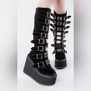 DEMONIA SWING-815 VELVET SIZE 9 GREAT CONDITION